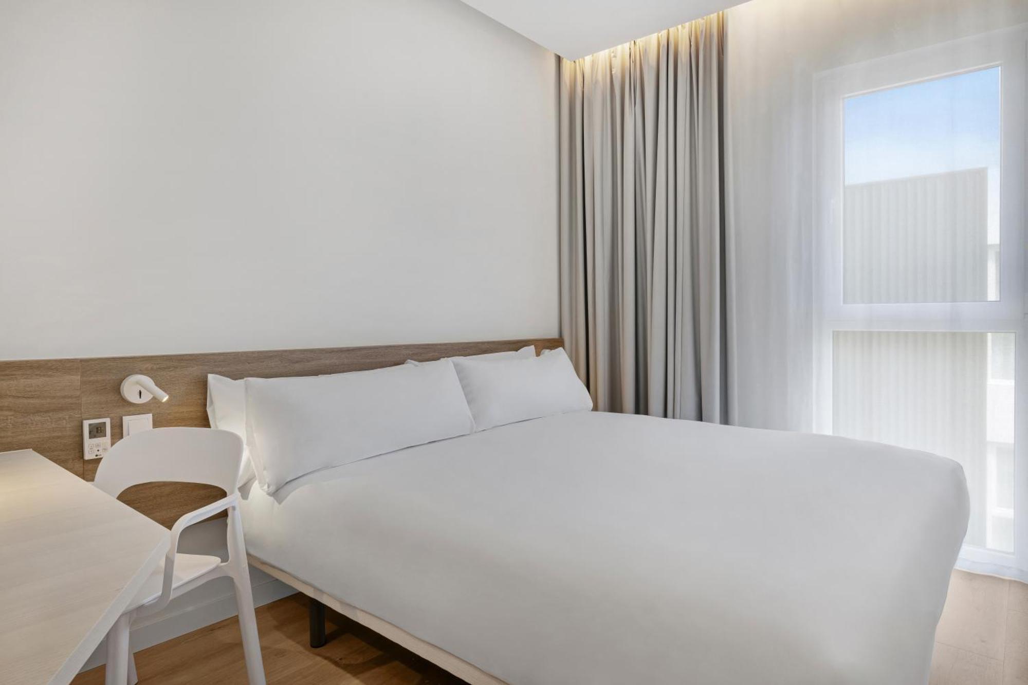 B&B Hotel Santiago Milladoiro Exterior photo